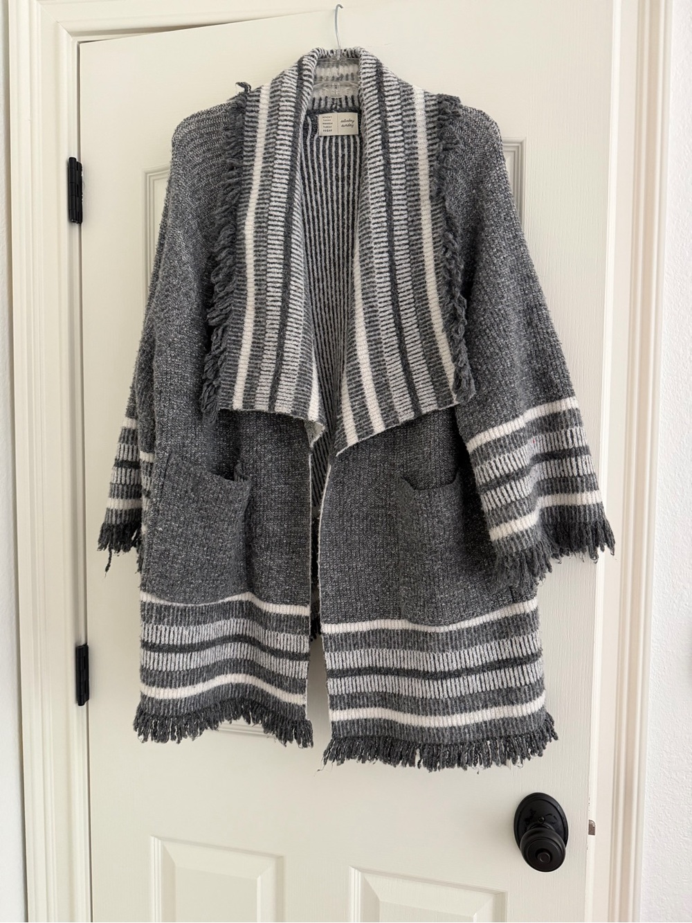 Cozy Open-Front Fringe Cardigan Sweater - Gray & White